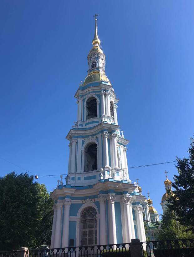 Колокольня Никольского морского собора, елизаветинское барокко. Никольская площадь, 1 лит Б. Фото сделано во время прогулки по Петербургу автором поста