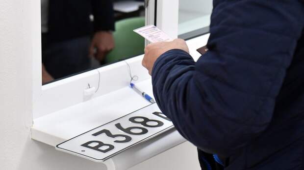 Автоэксперт усомнился в необходимости цветовой дифференциации номеров машин