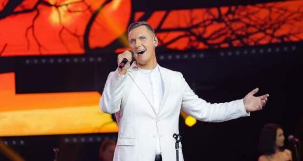 Латвийский певец завоевал симпатии жюри фестиваля «Дорога на Ялту» и получил  негативные комментарии на Родине