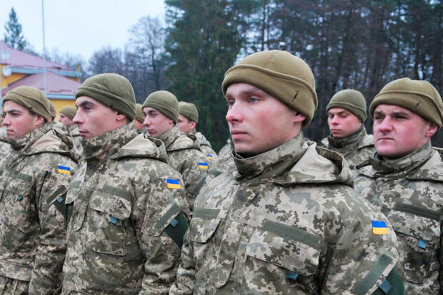 На Украине загребут в армию еще более юных призывников, – генерал ВСУ
