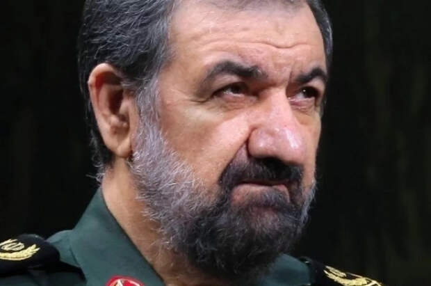 Генерал Резаи заявил, что ВС Ирана оставляют руки на спусковом крючке