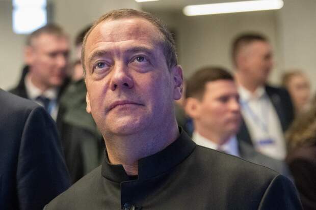 Медведев назвал победу России неизбежной и указал на предпосылки к этому