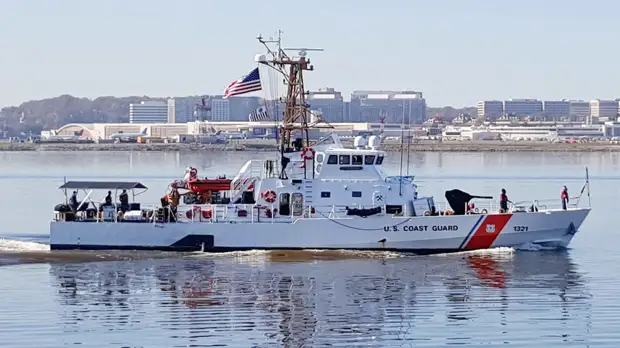 Командующий ВМС Украины заявил о планах оснастить катера Island вооружением из США