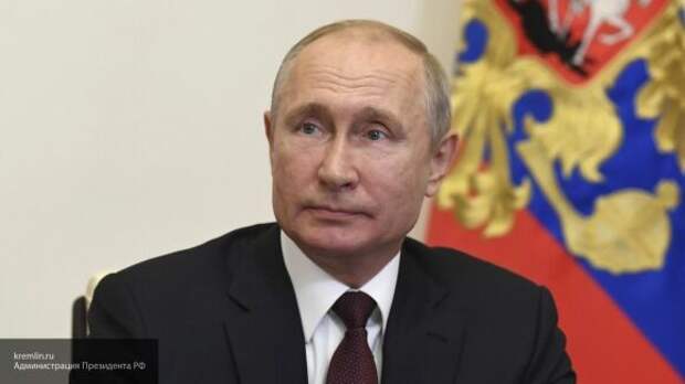 Путин заявил, что Россия продолжает бороться с отступающей пандемией коронавируса Путин заявил, что Россия продолжает бороться с отступающей пандемией коронавируса