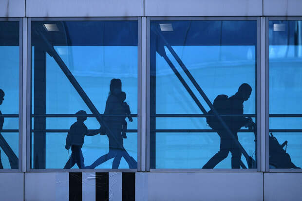 Аэропорты Домодедово и Внуково временно перешли на особый режим работы