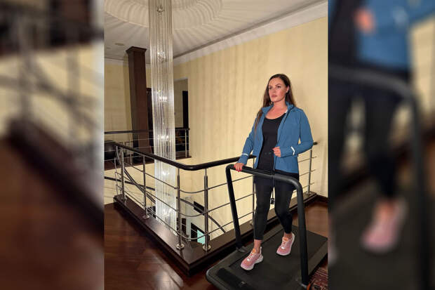 Телеведущая Первого канала Екатерина Андреева выложила фото в легинсах