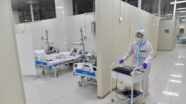 За сутки в России госпитализированы 10 372 человека с COVID-19