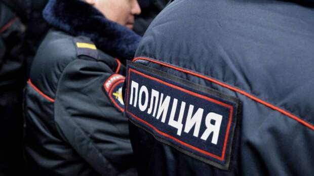 В Петербурге полицейские обнаружили у угрожавшего взорвать кафе склад боеприпасов