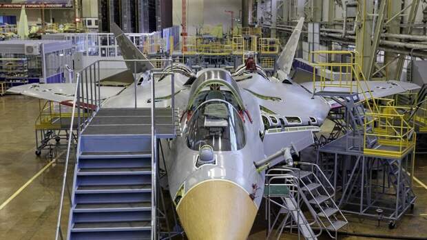 Стали известны сроки передачи первого серийного истребителя СУ-57