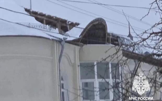 В Клепиковском районе за сутки на двух зданиях обрушилась крыша