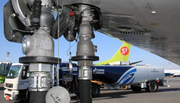 Газпром нефть заправка самолета