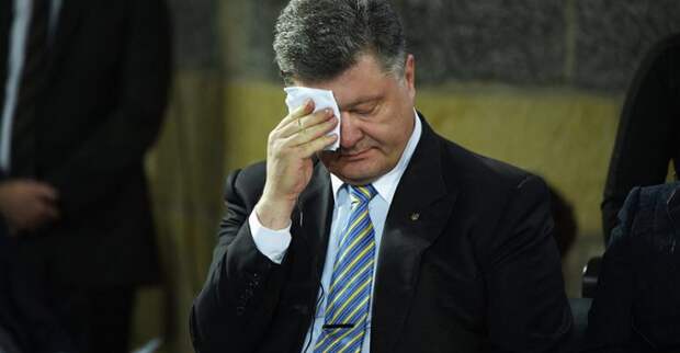 Порошенко призвал извлечь уроки из поражения Украинской революции