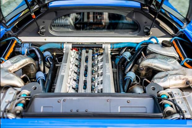 Редкий и легендарный Bugatti EB110 GT 1996 года