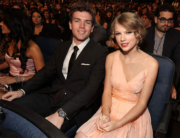 Taylor Swift With Her Brother Austin