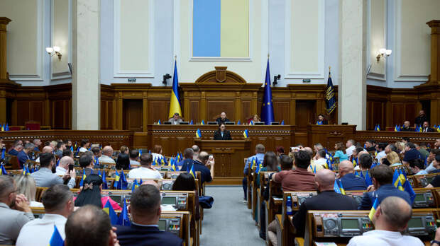 Почти 60 депутатов Верховной рады написали заявления о сложении полномочий