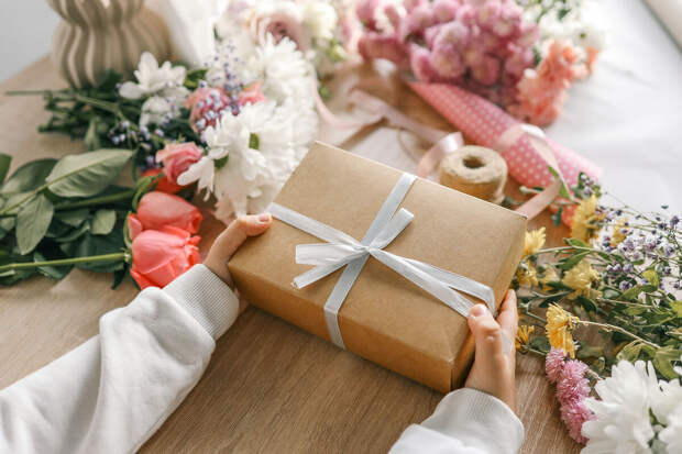 Психолог Иванова: на 8 Марта можно подарить поход на мастер-класс или массаж