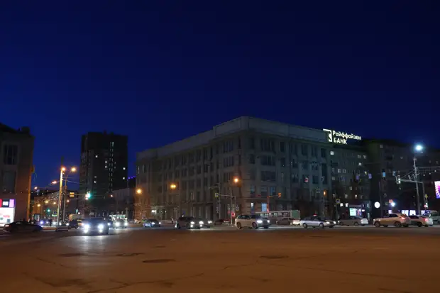 В Новосибирске прошла акция «Час Земли» — 7 фотографий зданий в центре, погрузившихся во тьму