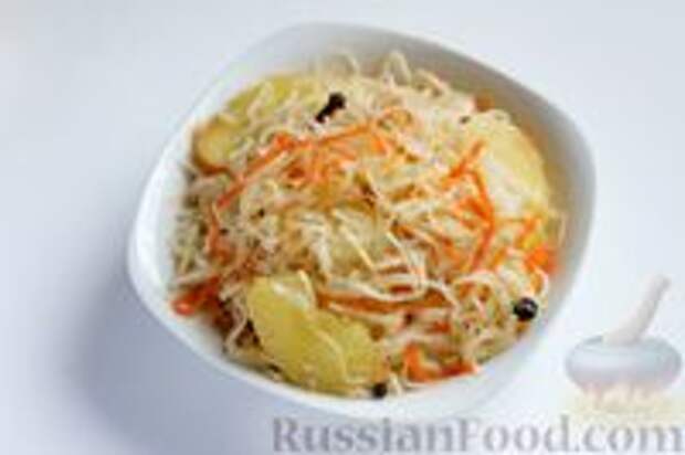 Фото к рецепту: Квашеная капуста с яблоками