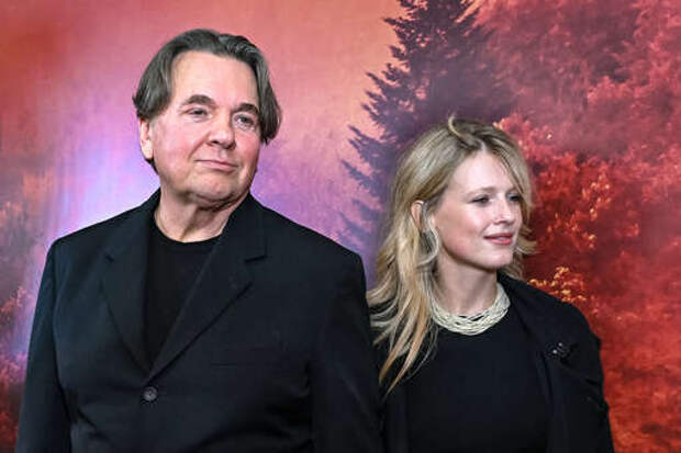 Актриса Софья Эрнст вышла на публику с мужем Константином