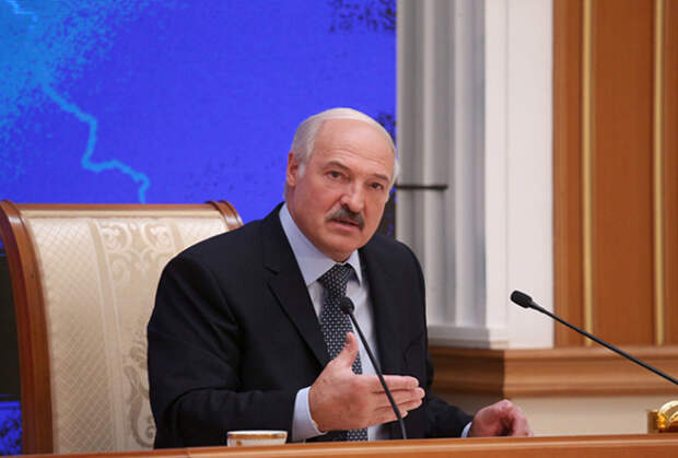 Дешевая политика: почему Лукашенко «бомбит» Россию
