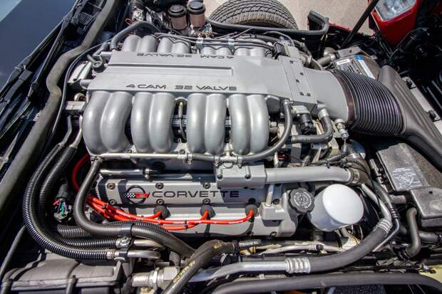 Chevrolet Corvette ZR-1 1990 года в идеальном состоянии
