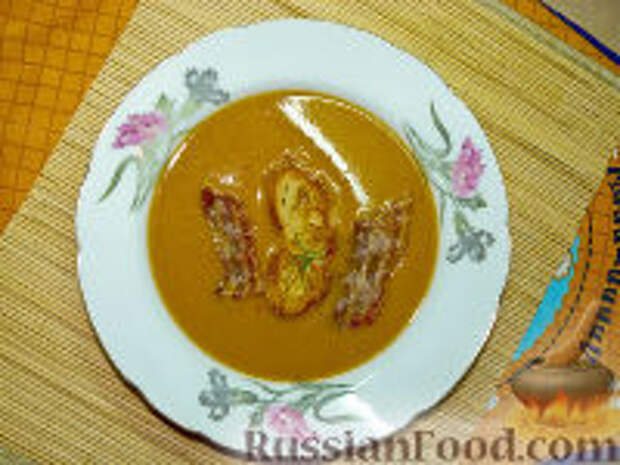 Фото к рецепту: Крем-суп с чечевицей и баклажанами