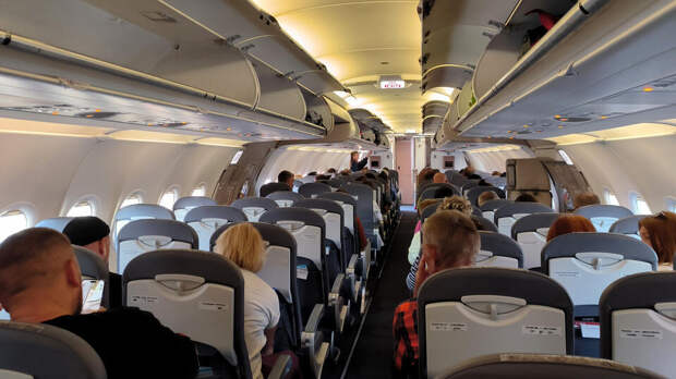 Врач из уфимской больницы спасла трех пассажиров на борту самолета