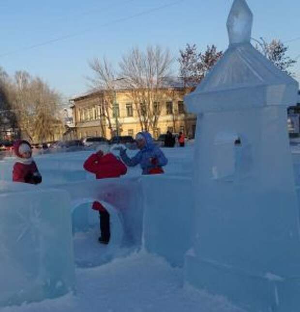 В Невьянске открыли ледовый городок