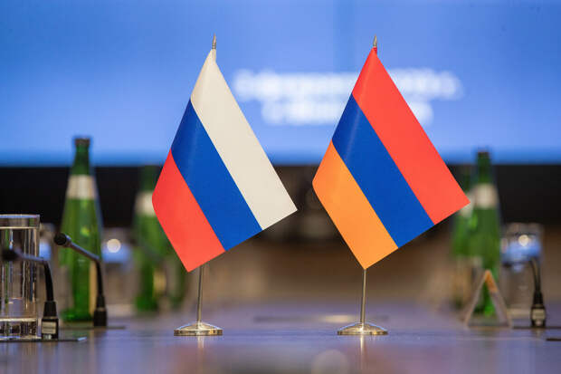 Оверчук назвал экономические отношения Москвы и Еревана хорошими