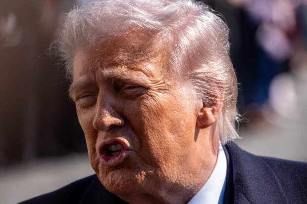 Разведку Британии обвинили в исправлении речей президента США