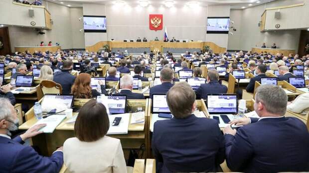 Три депутата Госдумы могут лишиться полномочий из-за продажи мест на круглых столах