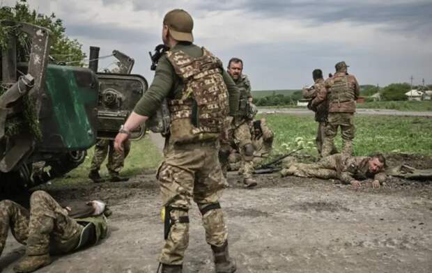 «Нас растягивают в шпагате. Неизвестно, куда пойдут русские» – укро-эксперт о положении на ЛБС