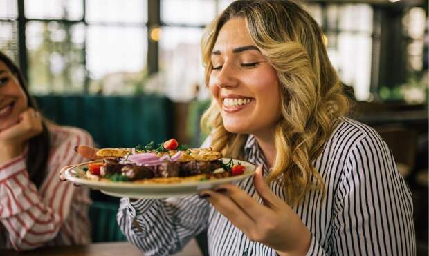 Врач Мисникова назвала три способа снизить скачки сахара после еды, не меняя рацион