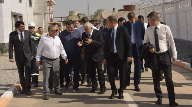 Рустам Минниханов в Узбекистане посетил предприятие «Навоиазот»