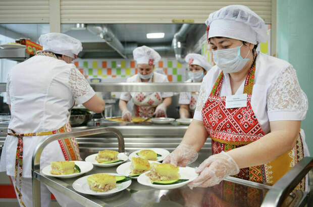 Школьное питание предлагают поставлять централизованно