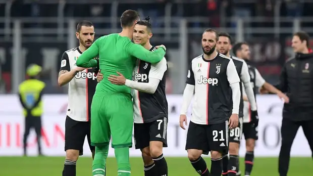 Полуфинальный матч Кубка Италии по футболу «Ювентус» — «Милан» отменён из-за коронавируса