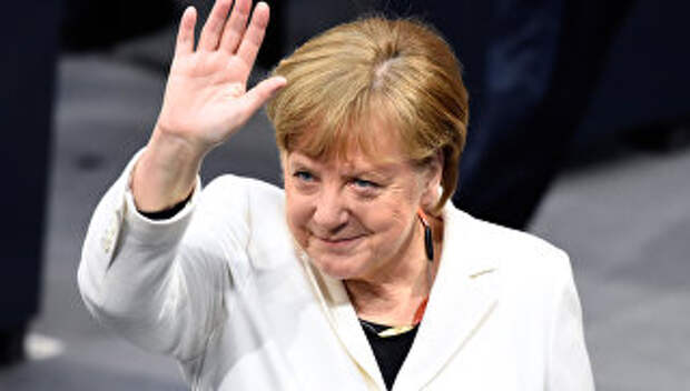 Канцлер Германии Ангела Меркель перед голосованием в Бундестаге