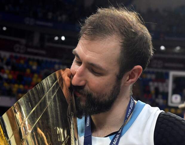 «До этой победы плакал только, когда у меня дети рождались». Разговор с Сергеем Карасевым - одним из лучших игроков баскетбольного «Зенита»