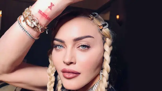 Мадонна сделала тату в честь своей мамы