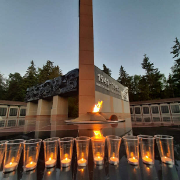 В Бугульме полицейские совместно с общественниками приняли участие в акции МВД России «Свеча памяти».