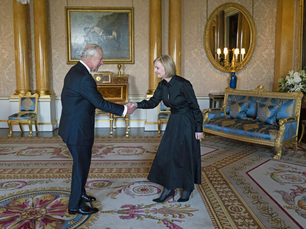 Лиз Трасс не пустила короля Карла в Шарм-эль-Шейх