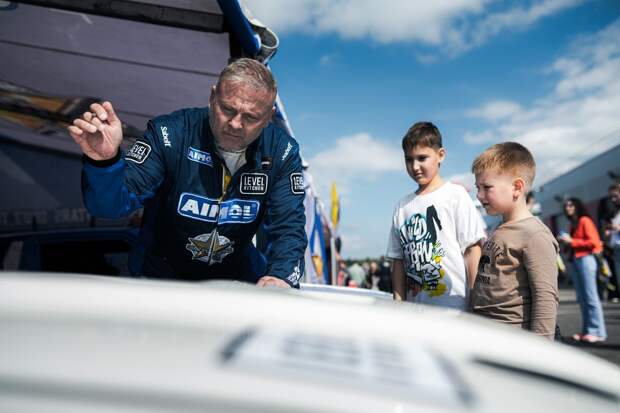 Глава Российской Дрифт Серии Дмитрий Добровольский запустил подкаст «Скорость решений»