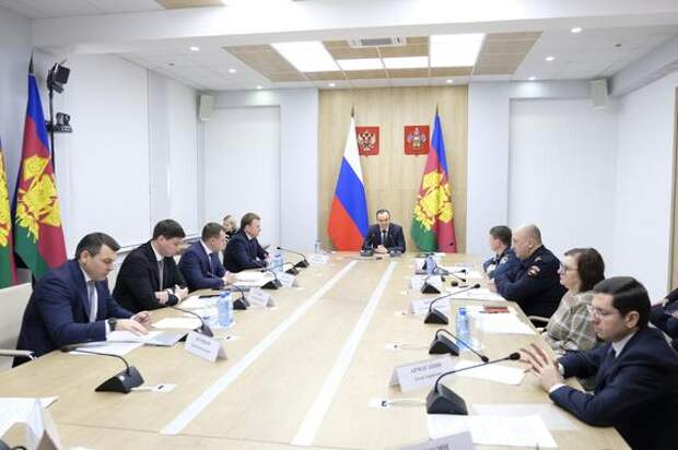 Губернатор Кубани провел совещание о предотвращении проблем в связи с непогодой