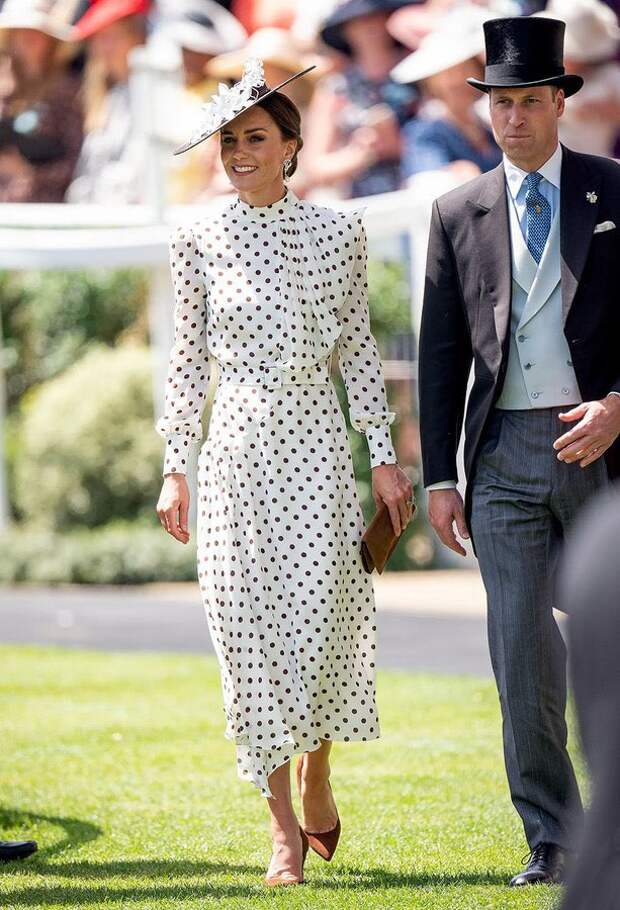 Принц Уильям и Кейт Миддлтон в закрытом платье приехали на скачки Royal Ascot