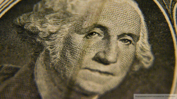 Курс доллара растет на открытии торгов Мосбиржи