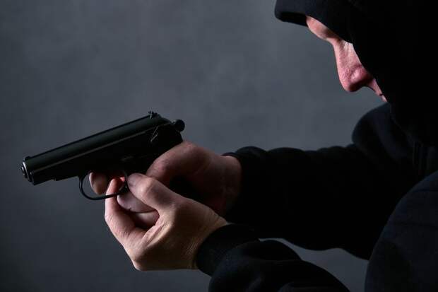 В Москве спор из-за парковочного места у ТЦ перерос в стрельбу