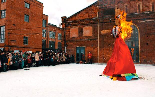 Петербуржцев зовут на масленичные гуляния в «Брусницыне»