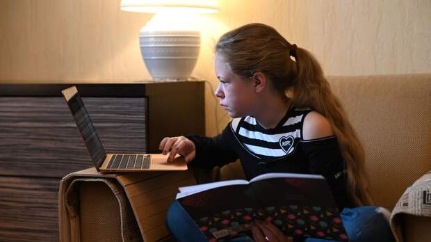 Ребенок попросил необычный новогодний подарок. Как к этому относиться, рассказала психолог