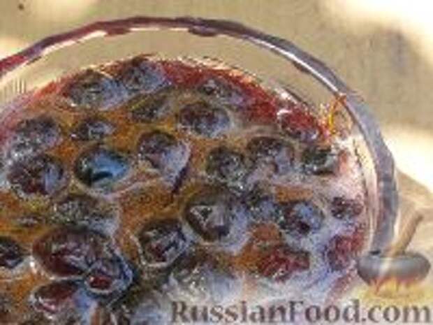 Фото к рецепту: Варенье из вишни с косточкой