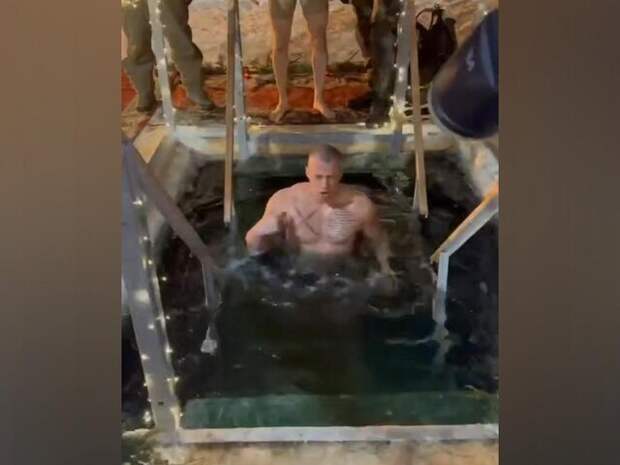 Рэпер Macan окунулся в прорубь на Крещение